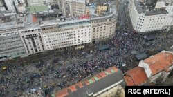 По подсчетам сербских властей, на митинг 15 марта вышло 107 тысяч граждан. 