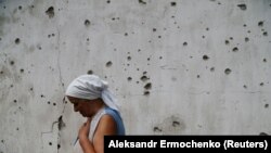 У серпні від обстрілу російських гібрадних сил загинув один цивільний і один був поранений, у липні – був поранений один, тоді як у червні постраждалих не було