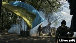 Валерій Залужний подякував усім захисникам та захисницям, які «продовжують наближати той день, коли жовто-блакитні кольори замайорять над всіма визволеними українськими містами та селами».