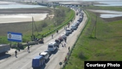 Drumul de la Kherson spre Crimeea în luna mai.