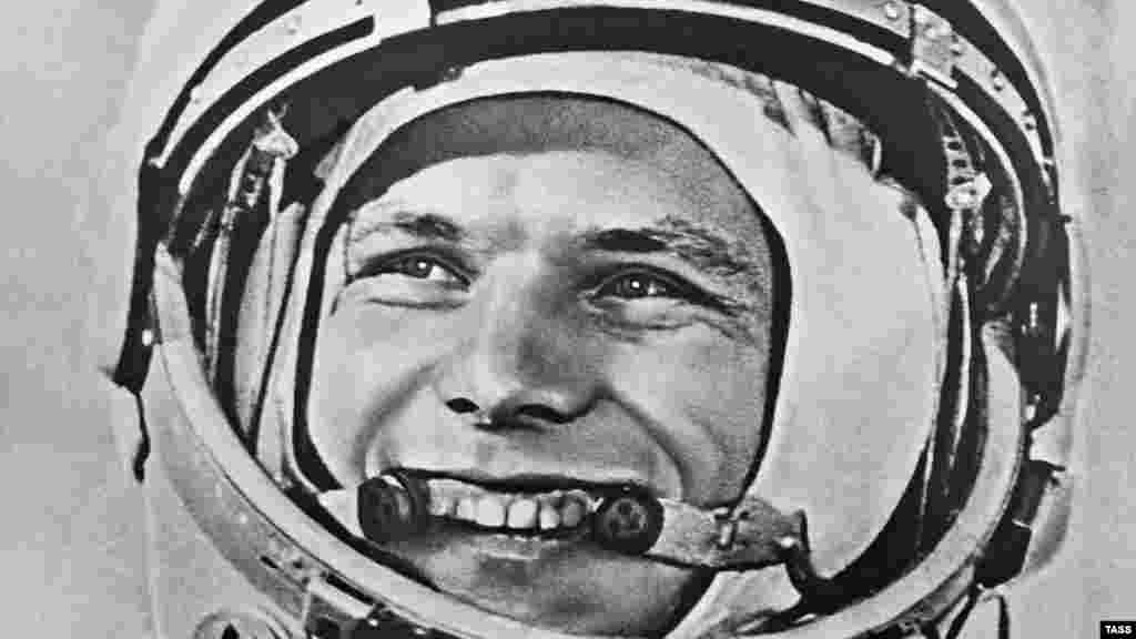 Юрий Гагарин перед первым стартом в космос. Байконур, 12 апреля 1961 года.&nbsp;