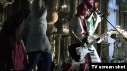 Выступление группы Pussy Riot в церкви