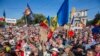 În 2015 la una din marile adunări de protest de la Chișinău în relație cu „furtul miliardului”