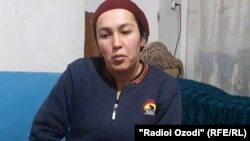 Наргиса Юнусова говорит, что живет сейчас у своих родителей в Таджикистане 