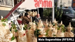 წინასაახალწლო სამზადისი და ჭრელი ბაზარი