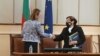 Председателката на Народното събрание Ива Митева и най-възрастната депутатка, Мика Зайкова