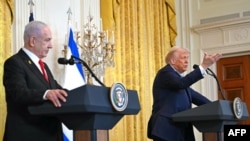 Președintele SUA, Donald Trump (d) și premierul israelian, Beniamin Netanyahu. Washington, 4 februarie 2024.