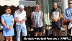 Ахмед Доган със свои съпартийци на 11 юли 2020 г. в Росенец