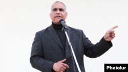 Armenia - Zharangutyun party leader Raffi Hovannisian addresses voters in Yerevan, 21Apr2012.