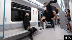 По случай деня на София в метрото имаше изпълнения на улични артисти