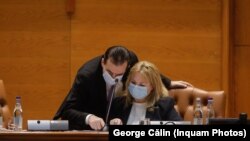 Strategia lui Ludovic Orban este sincronizată cu cea a Ancăi Dragu în ceea ce privește moțiunea de cenzură și conflictul de la CCR cu Guvernul. Imagine generică cu Ludovic Orban și Anca Dragu, 2021. 