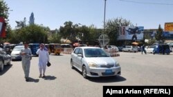 په کندز ولایت کې یوشمېر ځوانان وايي، د پخوانې حکومت سقوط له امله او د طالبانو له واکمنېدو سره په هېواد کې د بې کارۍ کچه لوړهشوې ده او له همدې امله ځوانانو هېواد پرېښودلو ته مخه کړي ده.