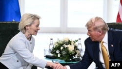 Donald Trump (sağda) və Ursula Fon der Lyayen