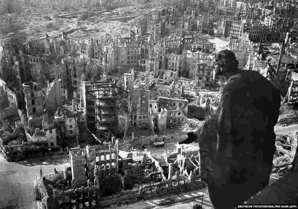 Останки от сградите в центъра. Едно 9-годишно момче разказва какво е видяло: &quot;Огън, само огън. Навсякъде само огън. Не можех да повярвам, по-лошо беше от най-страшния кошмар&quot;.