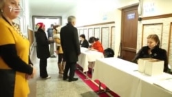 Омуркулов и Текебаев проголосовали