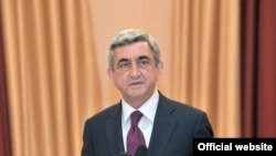 Սերժ Սարգսյանը ելույթ է ունենում Դոնի Ռոստովի հայ համայնքի հետ հանդիպմանը, 1-ը հունիսի, 2010թ., լուսանկարը` Հայաստանի նախագահի մամլո գրասենյակի