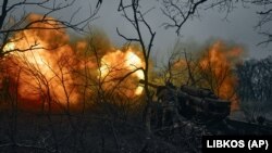 Украинская артиллерия наносит огневое поражение российским войскам под Бахмутом