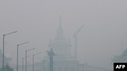 От лятото насам общината не е предприела нищо по оповестяването на данните от Изпълнителната агенция по околна среда за замъсряването с фини прахови частици на таблата на столичния градски транспорт с обяснението, че това е било технически невъзможно.