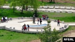 Pamje nga hapësira universitare në Prishtinë