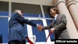 Američki ambasador i crnogorski ministar inostranih poslova na ceremoniji