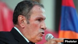 Лидер оппозиционного Армянского национального конгресса (АНК) Левон Тер-Петросян