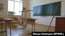 Второй день дети из приграничного села Саберио не могут попасть в школу в соседнем Пахулани из-за отсутствия абхазских документов. В Гальском районе тысячи людей и сегодня живут без всяких документов, поскольку по разным причинам так и не сумели их получить