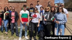 Българи в Питсбърг на изборите на 4 април. Снимката е архивна.