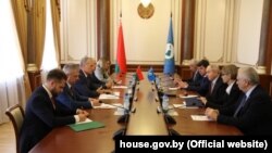 Падчас сустрэчы намесьніка Старшыні Палаты прадстаўнікоў Баляслава Пірштука са старшынёй Лацінаамэрыканскага парлямэнту Эліясам Кастылья