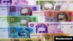 На 24 січня офіційний курс встановлений на рівні 27 гривень 70 копійок за долар