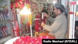 په پېښور کې د ګلونو یو هټۍ وال