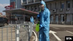 Доброволците в "Пирогов" са облечени в специални защитни облекла 