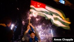 Причина, по которой Абхазия не получает российскую финансовую помощь, названа вслух: Россия требует подписать договора, которые ограничивают независимость республики