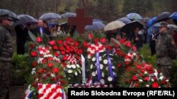 Vijenci na spomen obilježju u Trusini, 16. april 2012.