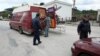 Албанската полиција проверува возила на границата со Грција во близина на Ѓирокастро