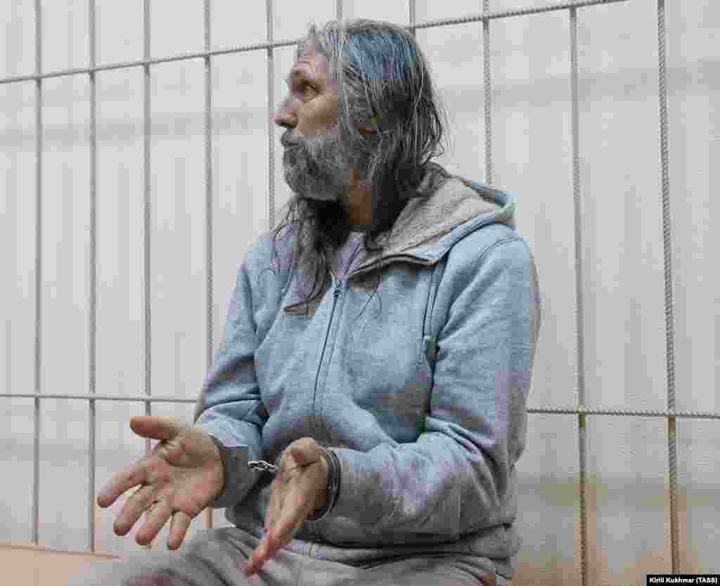 Висарион в ареста на 22 септември. Руските държавни медии съобщиха, че Висарион и неговите сътрудници са задържани по подозрение за &quot;нанасяне на тежки телесни повреди&quot; и &quot;създаване на организация с нестопанска цел, която нарушава правата на гражданите&quot;.