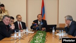 Armenia - Representatives of the Prosperous Armenia Party and the country's three main opposition groups discuss pre-election cooperation in Yerevan, 11Apr2012.