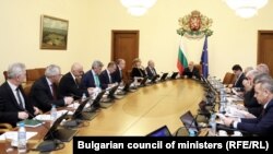 Съветът по сигурност към Министерския съвет изрази „подкрепа към партньорите си от ЕС и международната общност“.