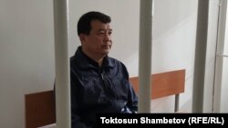 Икрамжан Илмиянов сот жараянында отурган кези. 30-октябрь, 2019-жыл 