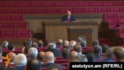 Armenia - Prime Minister Hovik Abrahamian meets with leading businessmen to discuss tax evasion, Yerevan,14May2014 