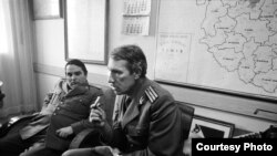 La Timișoara în zilele revoluției cu lt.col. Damian și maiorul Viorel Oancea (Foto: Bernd Markowsky)