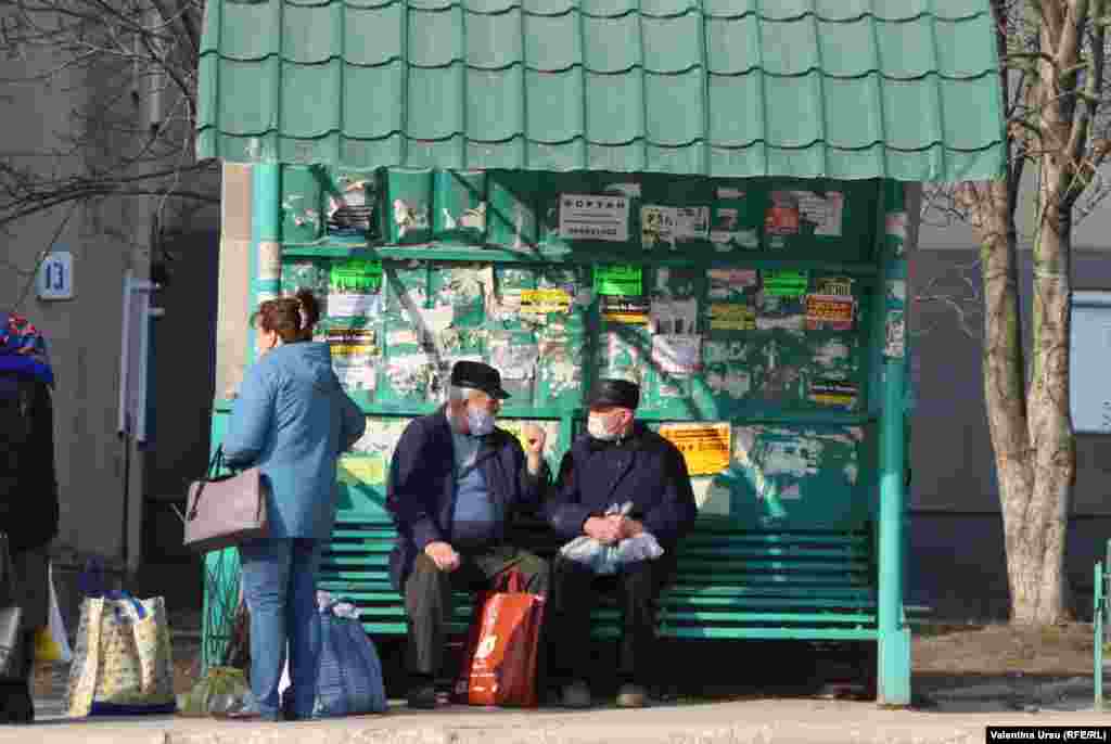 La sfat în stația de așteptare