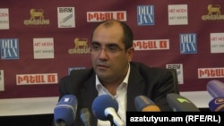Հրաչյա Ռոստոմյան, արխիվ