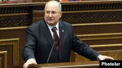 Armenia - Newly elected speaker Samvel Nikoyan addresses parliament, 6Dec2011.
